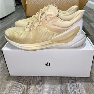 lululemon blissfeel running shoes pale linen 8